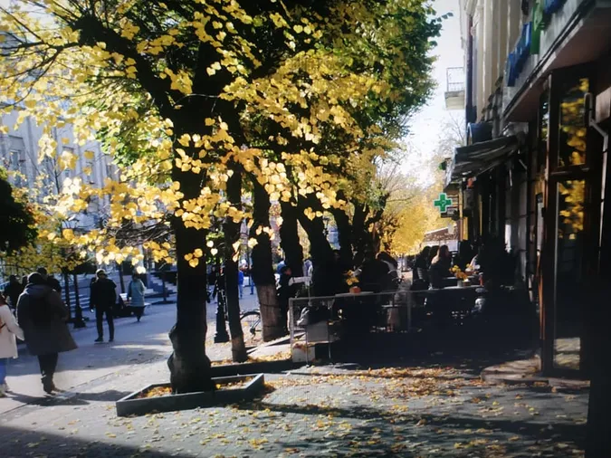 «Теплі» світлини: який він жовтогарячий осінній Луцьк