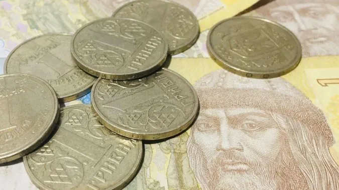 Золотиста одногривнева монета залишається в обігу, як 10 та 50 копійок, – НБУ