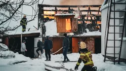 Коротке замикання призвело до пожежі: у селі біля Луцька горів хлів (фото)