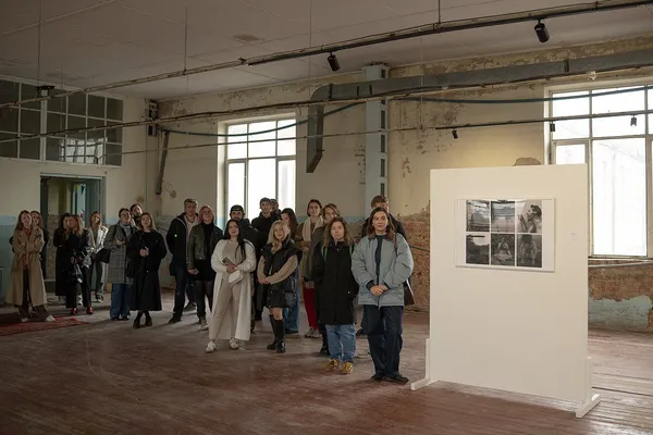 Мистецтво війни: у Луцьку презентували фотовиставку «Візуальна історія Миколаєва» (фото)