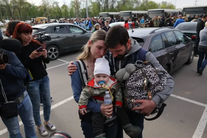 Більше 150 маріупольців з «Азовсталі» прибули до Запоріжжя (відео)