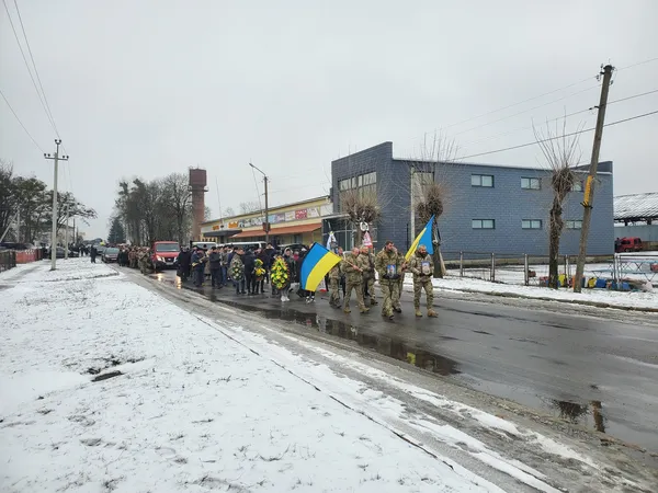 На Маневиччині провели в останню дорогу Олександра Голодюка  та Андрія Міщука (фото)