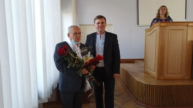 Почесних громадян Луцького району нагородили стрічками та знаками (фото)