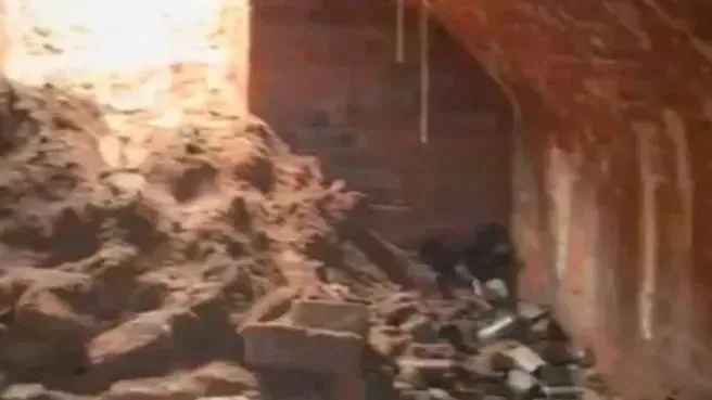 Сотні пляшок: під травою елітного гольф-клубу знайшли 200-річний винний погріб (фото)
