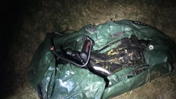 На Волині контрабандисти, тікаючи, "згубили" ящики сигарет та човен 