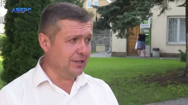 Водії луцьких маршруток возять пасажирів за готівку, бо їм не платять зарплату (відео)
