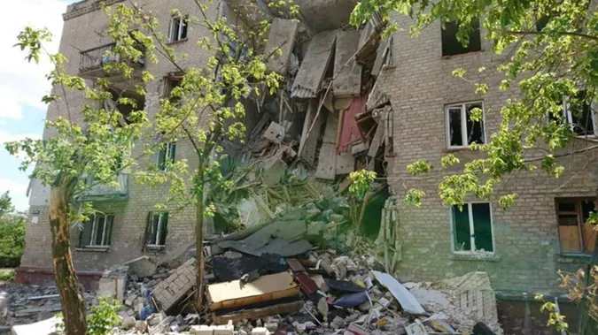 Окупанти знищують села, аби зайняти всю Луганщину, – Гайдай (фото, відео)