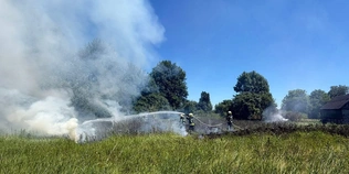 Під Луцьком через необережність із вогнем ледь не згоріла господарська будівля (фото)