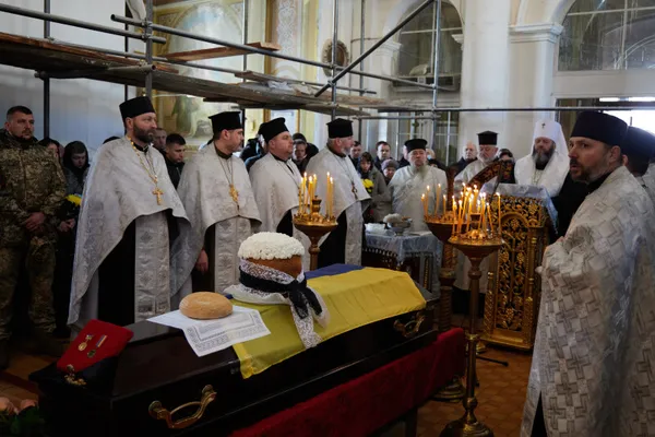 У Луцьку попрощалися із загиблим Героєм Юрієм Дзятком (фото, відео)