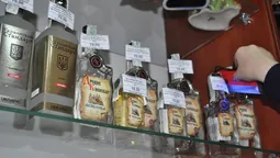 Фіскали перевірили магазин депутата Луцькради (фото)