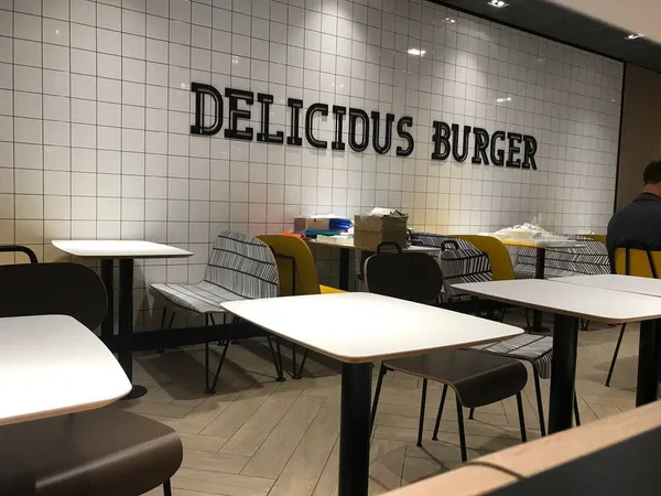 Луцький McDonald's показали зсередини (фото, відео)