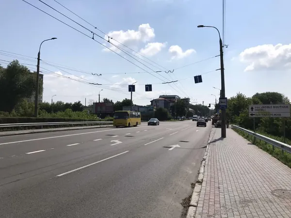 У Луцьку на вулиці Ковельській нова розмітка (ФОТОФАКТ)