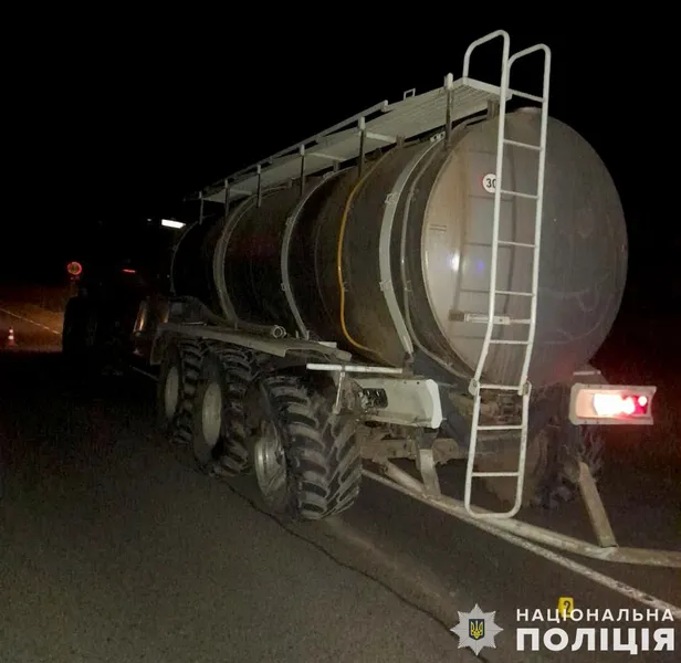 Лучанин на «фольксвагені» протаранив трактор на Львівщині (фото)
