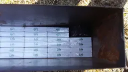 Контрабанда на магнітах: в "Ягодині" знайшли сигарети (фото, відео)