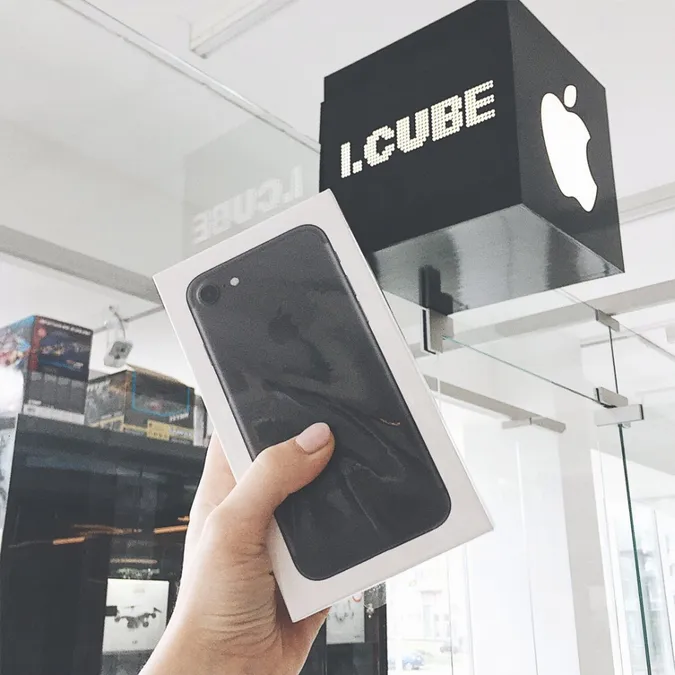В «ICube» у «Промені» продають iPhone 7 32GB за найнижчою ціною*