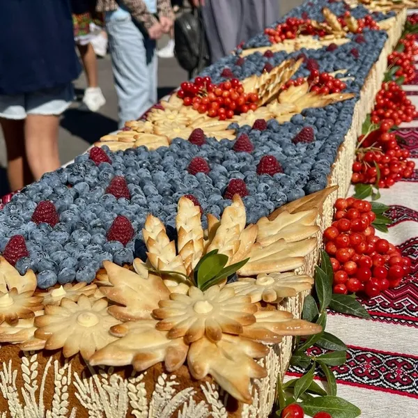 У Володимирі спекли велетенський «Пиріг Незалежності» (фото)