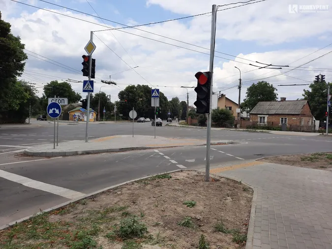 У Луцьку запрацювали світлофори на перехресті Львівської та Потебні (фото)