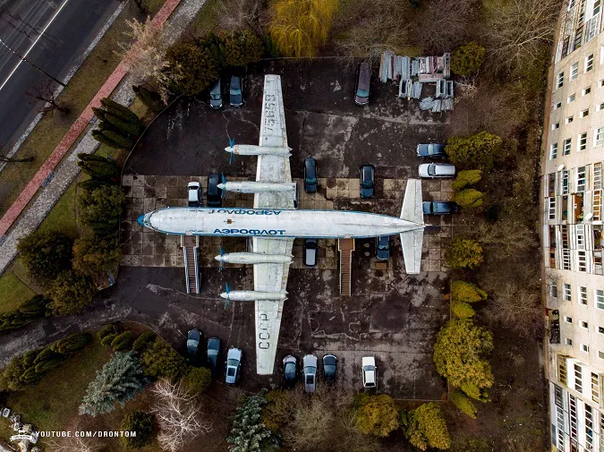 Пасажирський літак посеред спального району – не дивина для лучан (фото)