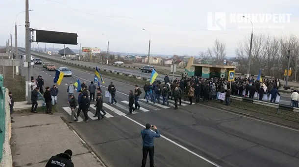 У Херсонській області аграрії перекрили Антонівський міст