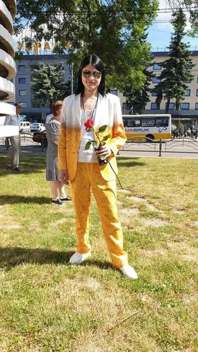 У Луцьку хлопець прийшов на випускний в костюмі пива: чому він це зробив (фото)