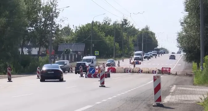 На трасі Луцьк – Рівне утворилася небезпечна ділянка: водії скаржаться на покинутий ремонт (відео)