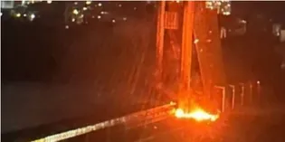 Південний міст у Києві росіяни атакували кілька разів: він перекритий в обох напрямках