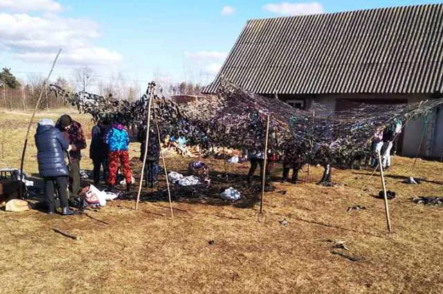 Були браконьєрські – стали маскувальні:  екоінспектори Волині плетуть сітки