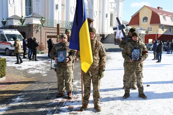 У Луцьку попрощалися з двома загиблими на Донеччині воїнами (фото)