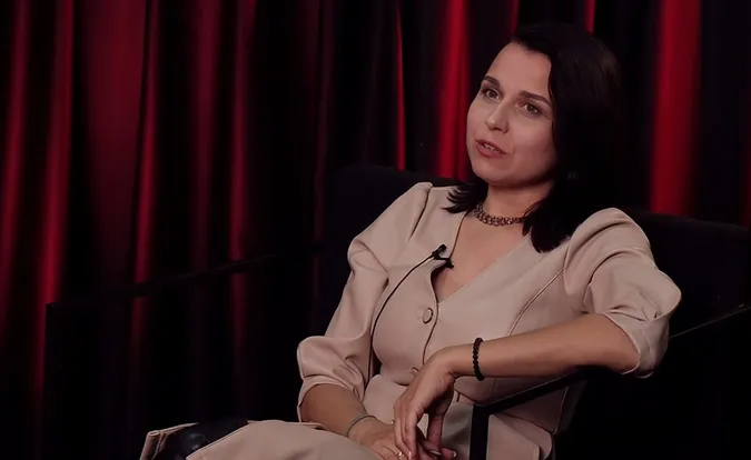 Їла курку зі сльозами на очах, а тепер годує Луцьк самосами: історія незвичайного кафе та його власниці Ашоки (відео)