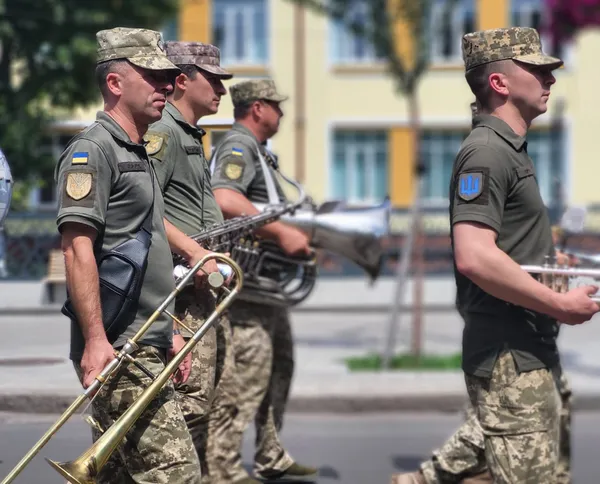 Сотні ковельчан стали на коліна перед загиблим Героєм (фото)