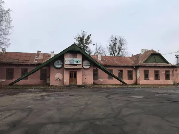 Цвинтар, радянський модернізм і трохи заздрості: Луцьк очима туристки (фото)