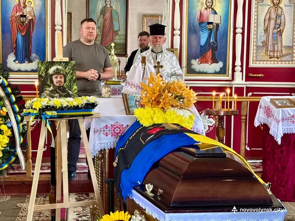На Волині в останню путь провели Героя Олександра Кузнєцова (фото)