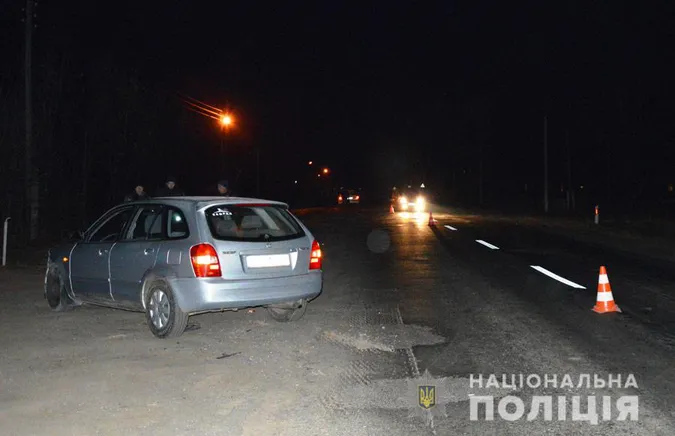 На Волині зіткнулися Mercedes і Mazda: загинув чоловік (фото)