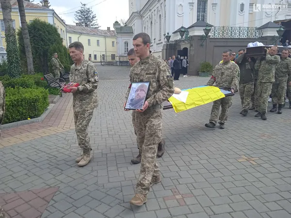 У Луцьку попрощалися з Героєм Юрієм Крюковим (фото, відео)