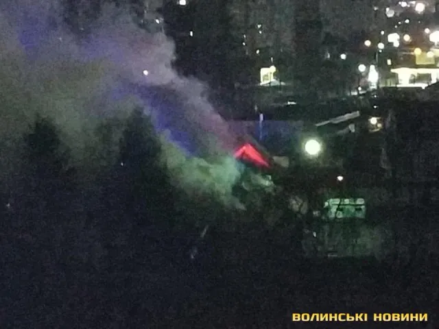 У Луцьку вночі горів сервісний центр МВС (фото, відео)