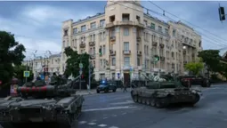 У Ростові військовий штаб оточили танки (фото)