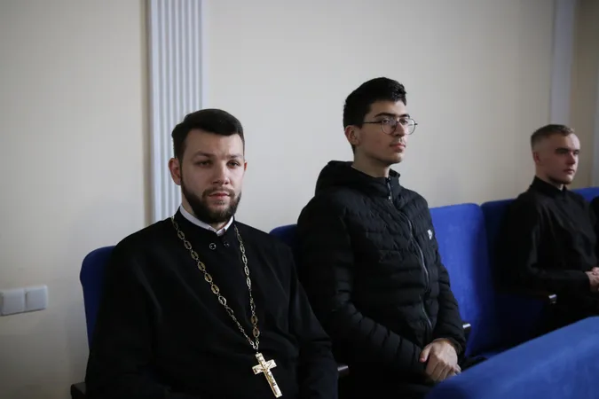 У волинську богословську академію принесли міни: для чого