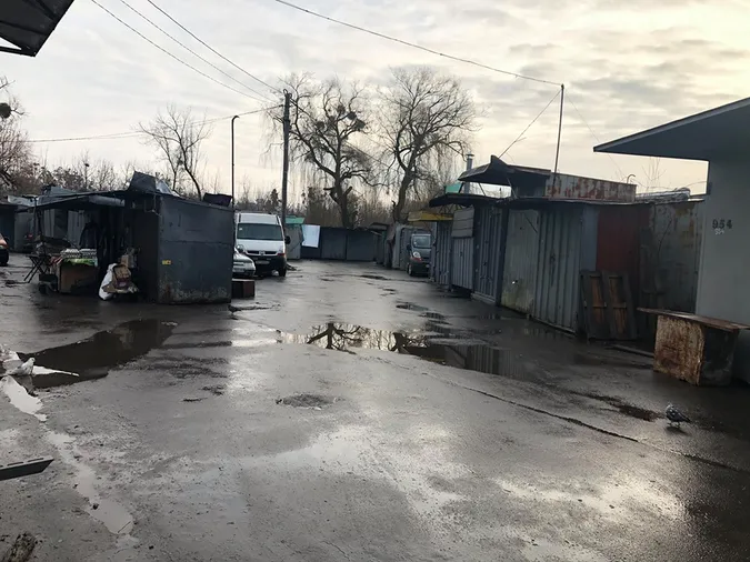 Ранок після демонтажу: що коїться на Старому ринку в Луцьку (фото)