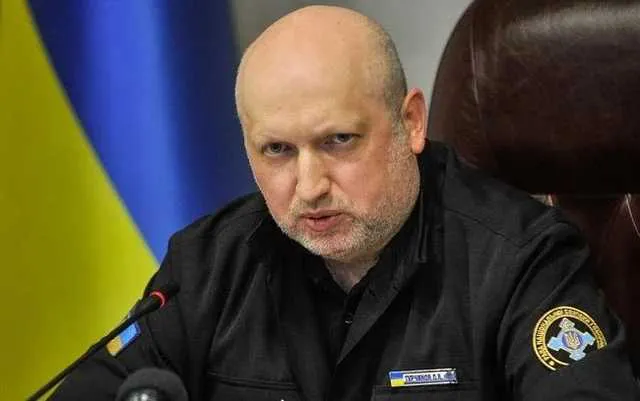 Порошенко звільнив Турчинова з посади секретаря РНБО