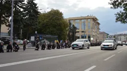 У Луцьку поліцейські на колінах зустріли кортеж із загиблим полковником Олександром Никитюком (фото)