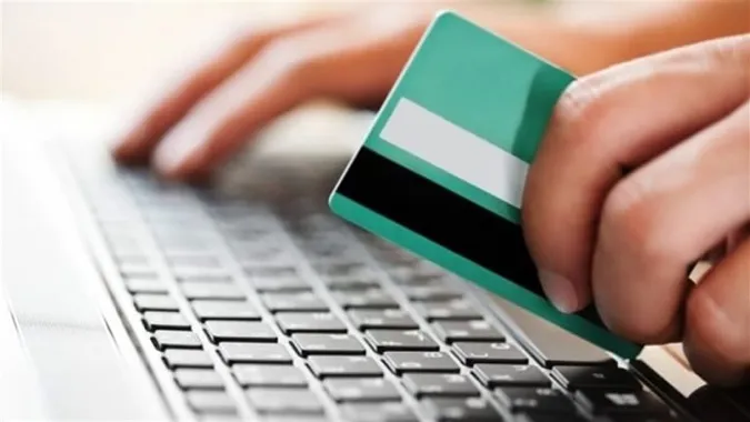 Перший онлайн-кредит: що відбувається від заявки до грошей на картці
