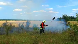 На Волині через людську необережність і скляну призму спалахнули три пожежі (фото)