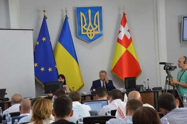 Нагороди, історичне рішення та ґендерна рівність. Сесія Луцькради