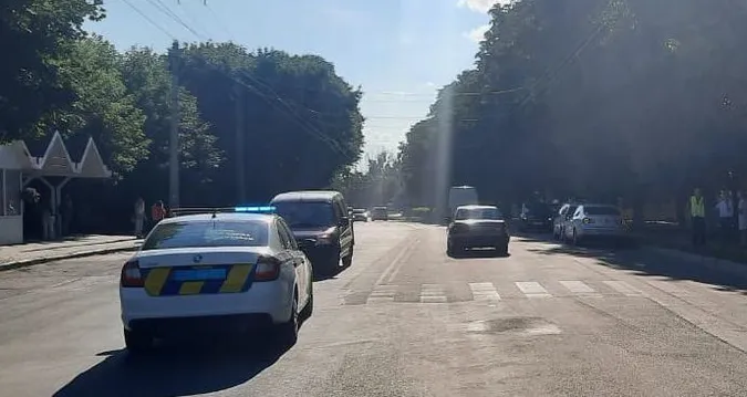У Луцьку на «зебрі» збили дівчинку-підлітка (фото, відео)