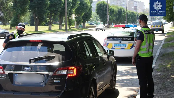 У Луцьку патрульні «полюють» на водіїв-шумахерів (фото)