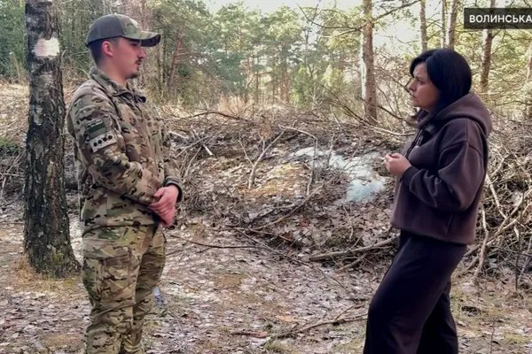 Ночував поруч із трупом росіянина: волинський прикордонник розповів про ротацію на фронт (відео)