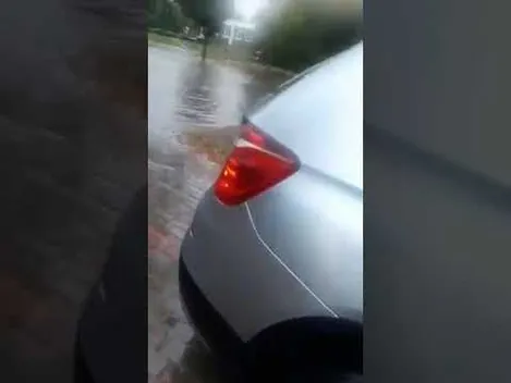 Раптова гроза в Луцьку: машини по колеса у воді (фото, відео)