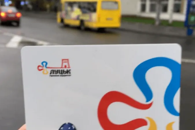 Картку прикладати двічі: на маршруті №104 «Луцьк-Кульчин» запустили е-квиток