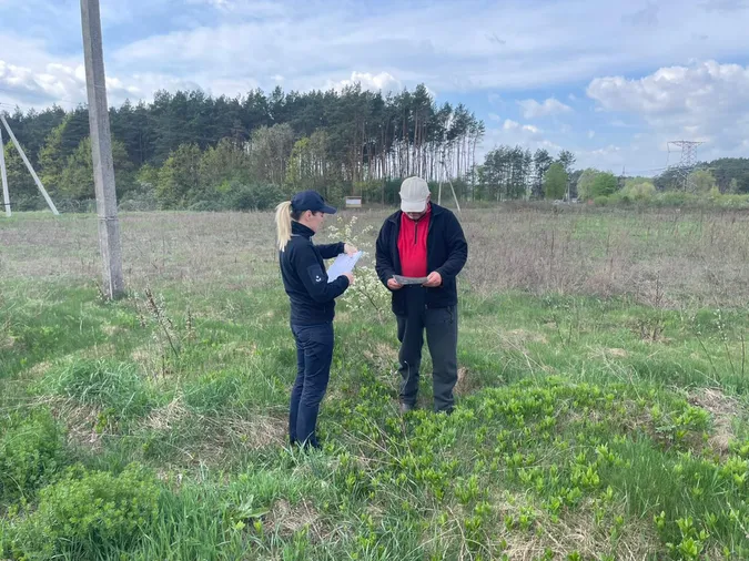 У Ковельському районі чоловік поряд з будівлями розвів багаття: як покарали (фото)