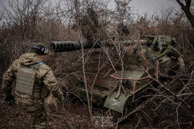 Як воїни Королівської бригади нищать ворога з трофейного «Гіацинта» (фото)
